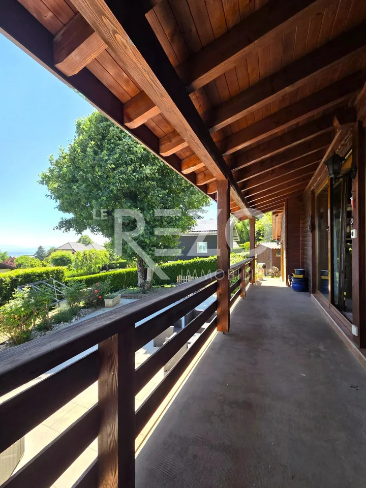 Schönes Chalet mit 5 Zimmern, absolute Ruhe und Panoramablick auf den See