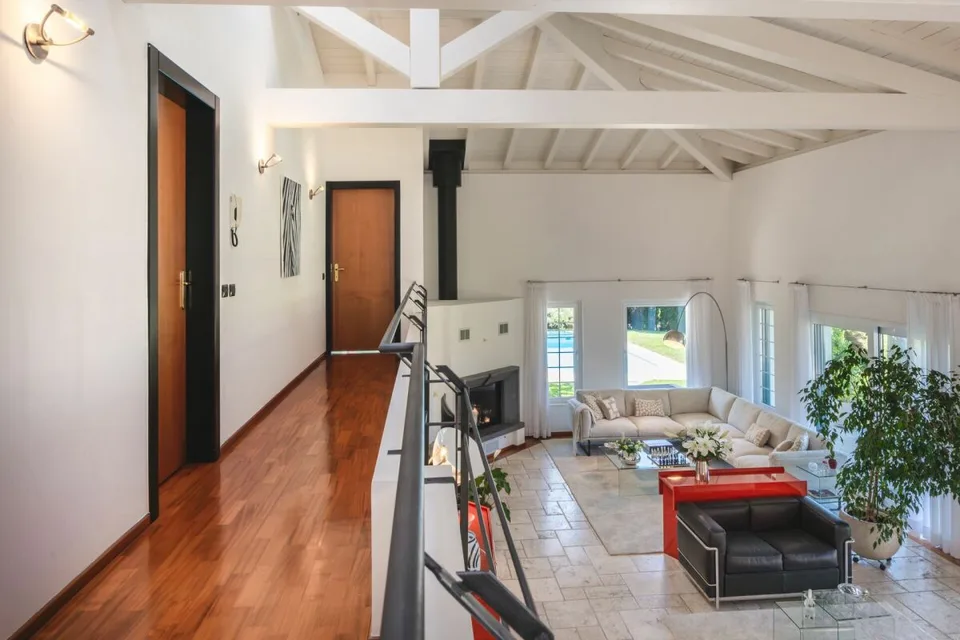 Villa mit Pool in Cadro – Foto 10 von 30