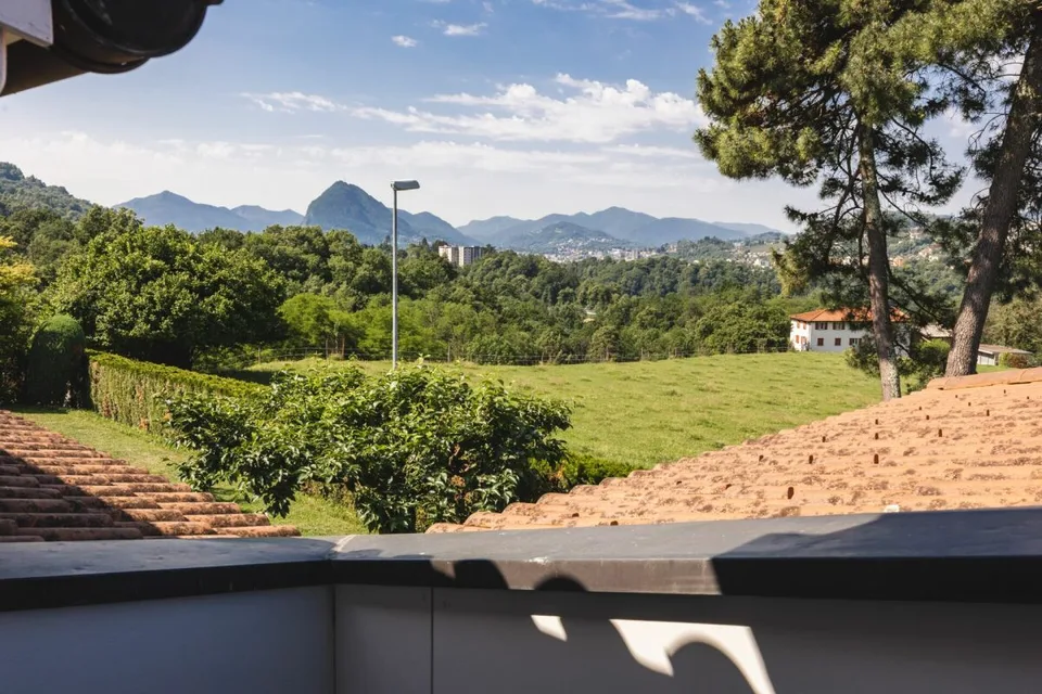 Villa mit Pool in Cadro – Foto 19 von 30