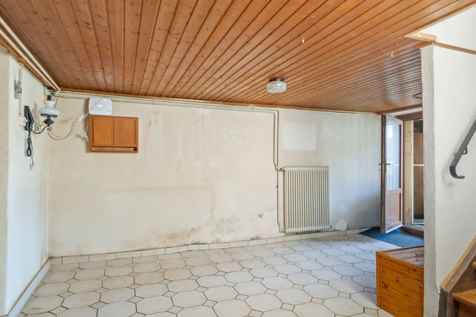 Einfamilienhaus mit 4.5 Zimmern in Lugnez