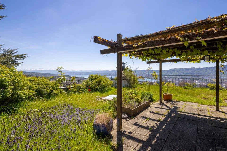 Zürichberg: urbanes Wohnen mit spektakulärer Dachterrasse
