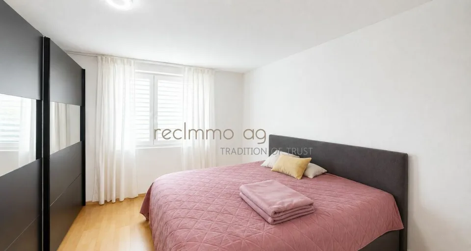 Gepflegte 3.5-Zimmer-Wohnung mit verglastem Balkon und Weitsicht