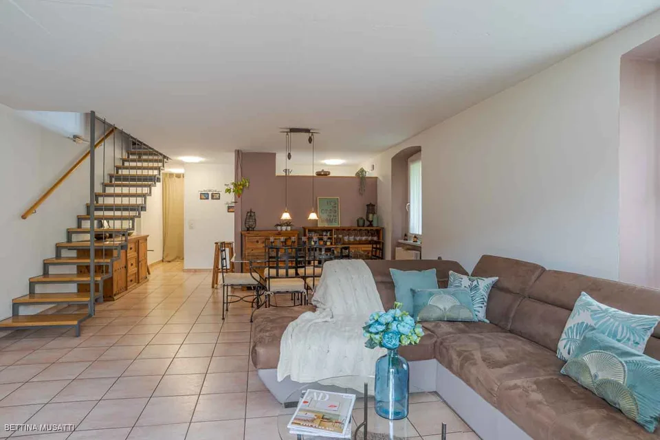 CAPOLAGO – TYPISCHES HAUS MIT WEINKELLER: TRADITION UND ERHOLUNG