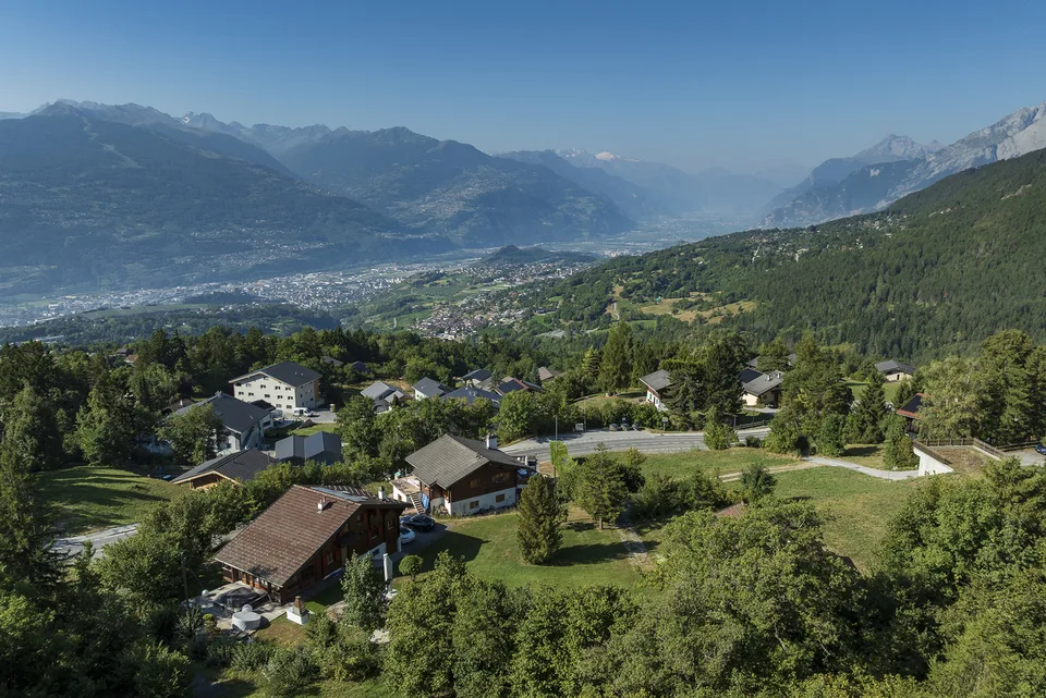 VOTRE CHALET A CONSTRUIRE A 15 MINUTES DE SION SUR LES HAUTEURS !
