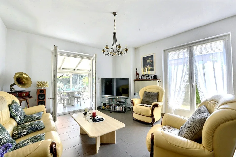 Folgensbourg – Maison individuelle dépendante avec grand terrain et forêt privée – photo 7 sur 29