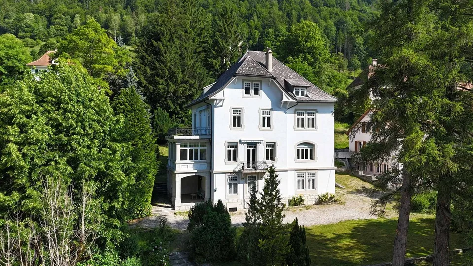 Maison de maître au cur du Jura bernois
