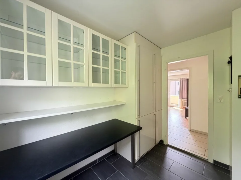 3.5-room apartment with balcony and outdoor parking