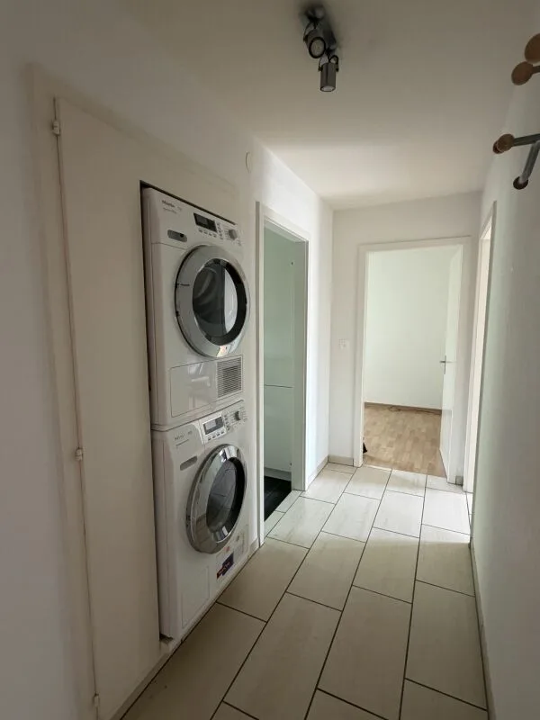 3.5-room apartment with balcony and outdoor parking