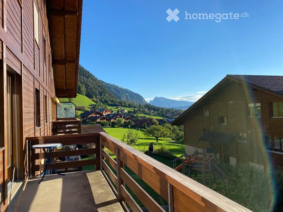 Charmante 4.5-Zimmer-Wohnung mit traumhaftem Bergblick in Frutigen