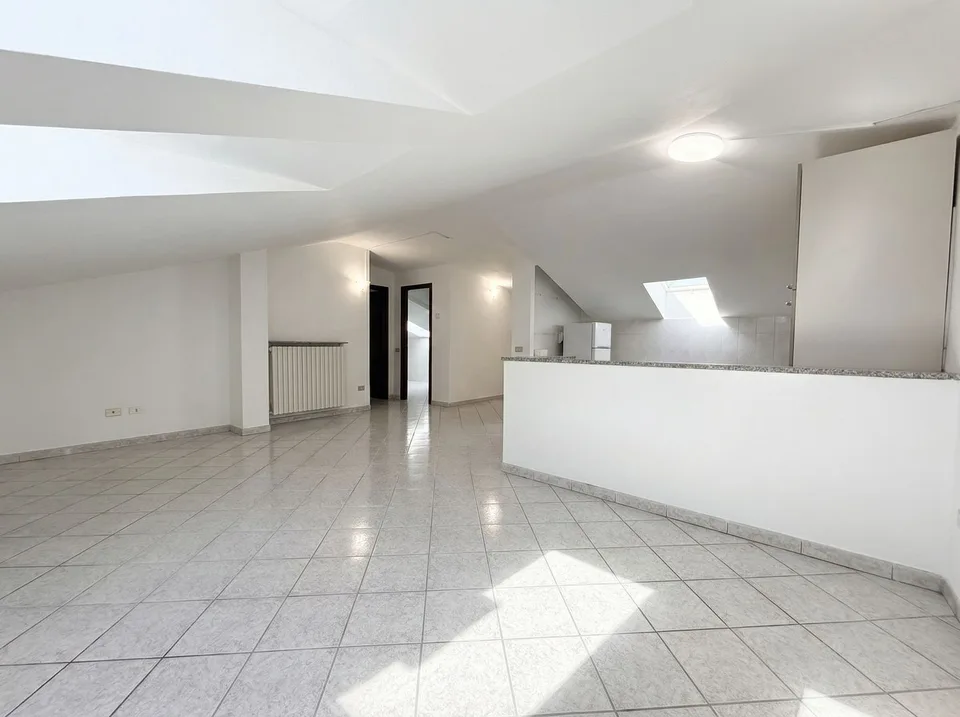 LOFT MIT KELLER & PARKPLATZ — CUGLIATE-FABIASCO