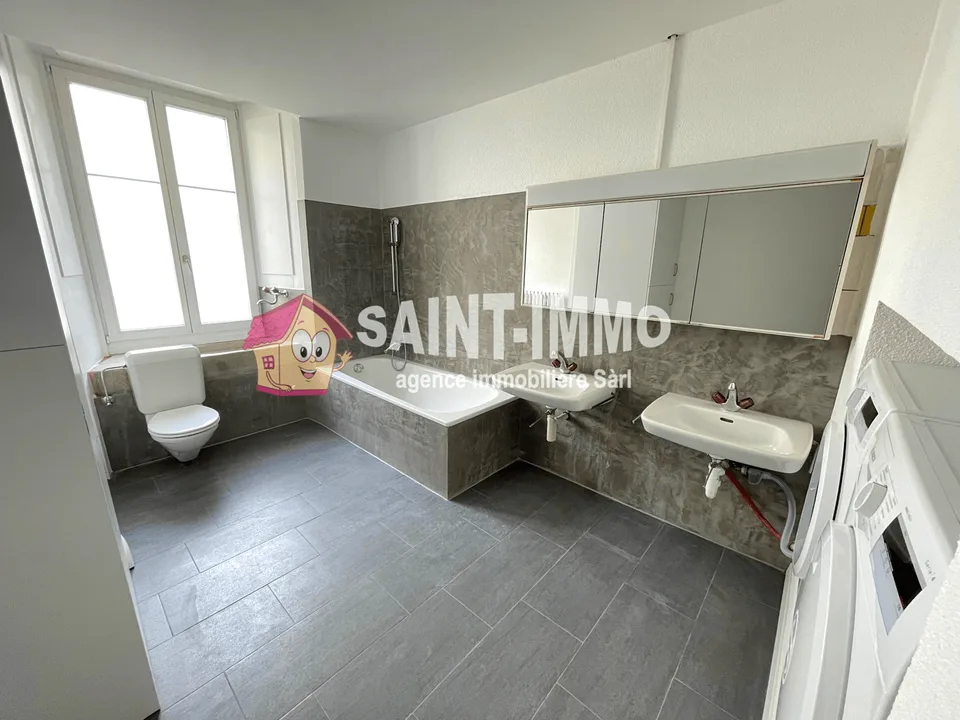 Mietshaus mit 6 Wohnungen und Bar/Ristorante im Zentrum von Saint-Imier