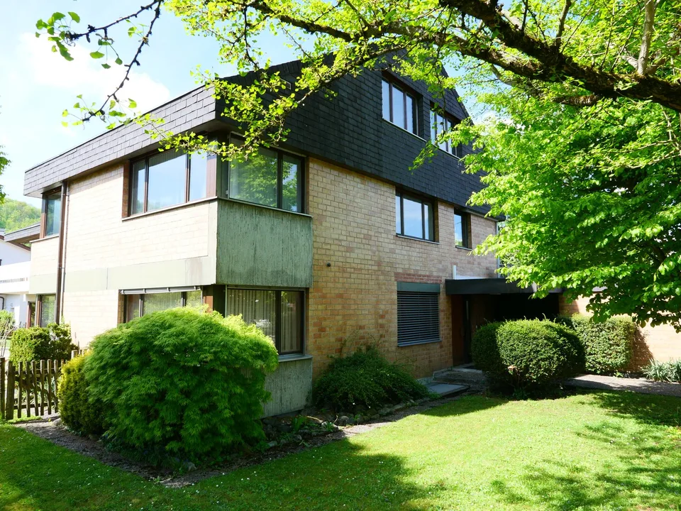 Architektonisch stilvolles und sehr grosszügiges Wohn-/Geschäftshaus ...