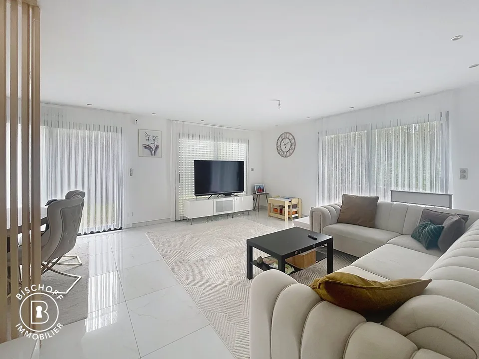 Modernes Einfamilienhaus in Rixheim – 5 Zimmer, Garage & Garten sofort verfügbar