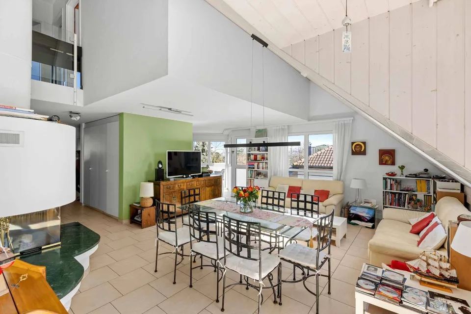 Duplex-Penthouse in der Stadtmitte von Gland - ideal für Familienleben