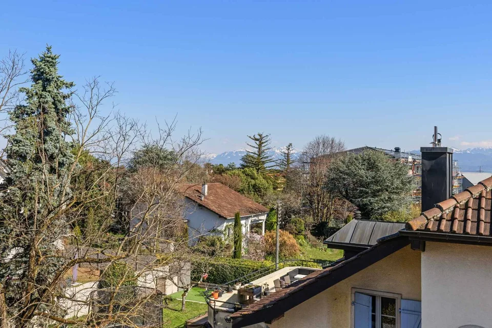 Duplex-Penthouse in der Stadtmitte von Gland - ideal für Familienleben