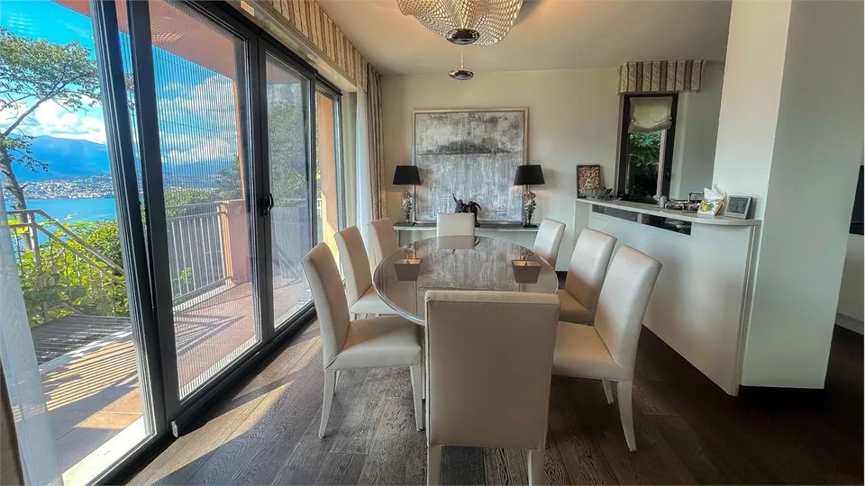 Prestigeses Apartment mit atemberaubendem Seeblick