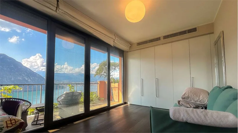 PRESTIGIOSO APPARTAMENTO CON VISTA LAGO MOZZAFIATO – foto 10 di 13