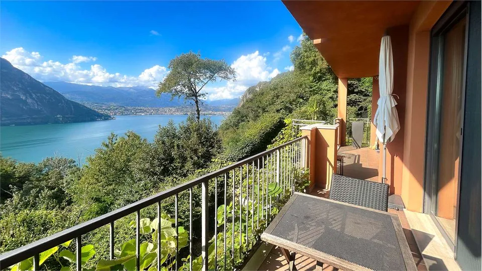 PRESTIGIOSO APPARTAMENTO CON VISTA LAGO MOZZAFIATO