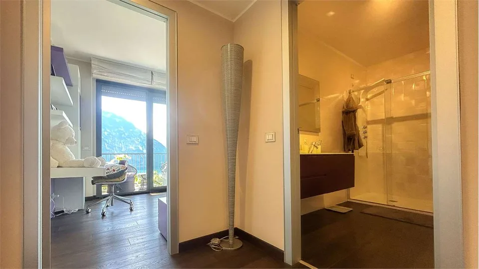 PRESTIGIOSO APPARTAMENTO CON VISTA LAGO MOZZAFIATO – foto 11 di 13