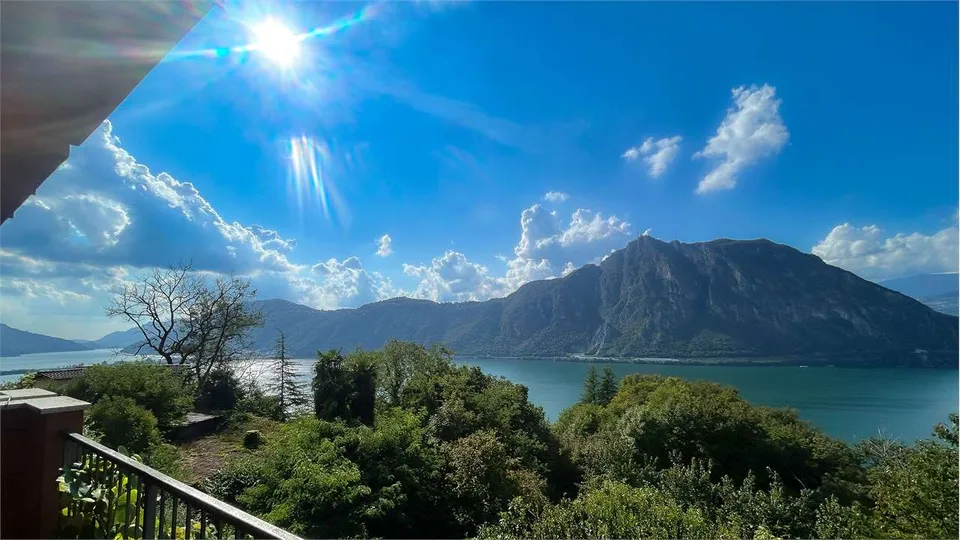 Prestigeses Apartment mit atemberaubendem Seeblick