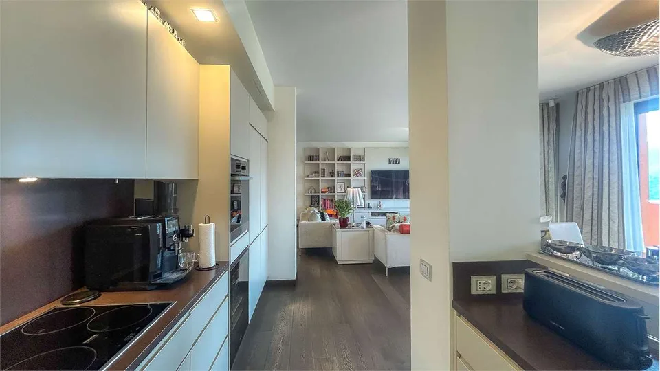 Prestigeses Apartment mit atemberaubendem Seeblick