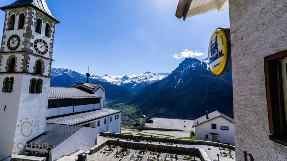 Einkaufsladen, grosses Restaurant mit Terrasse, Wohnung auf 2 Etagen, Garagen und Bauland im Herzen von Mund – Foto 14 von 30