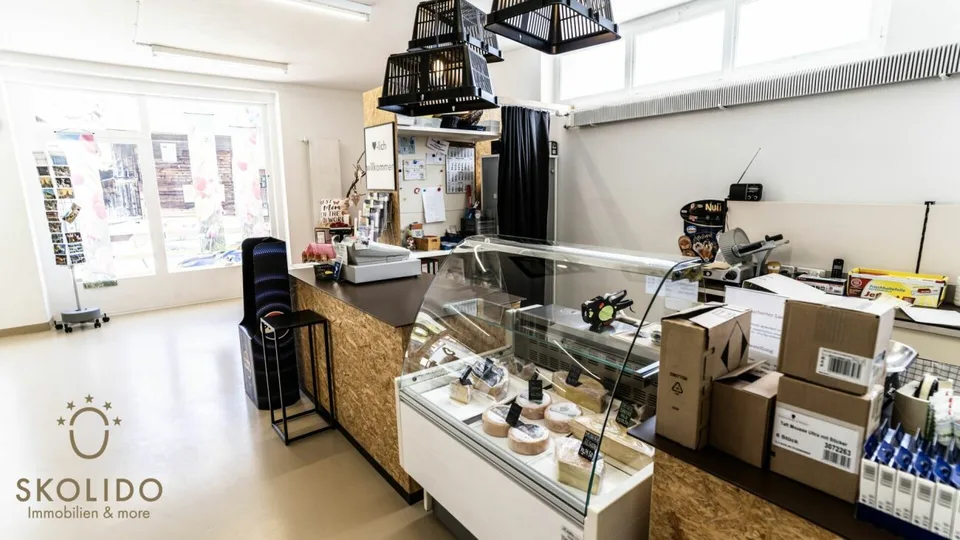 Einkaufsladen, grosses Restaurant mit Terrasse, Wohnung auf 2 Etagen, Garagen und Bauland im Herzen von Mund – Foto 25 von 30