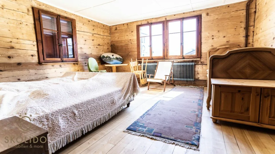 Einkaufsladen, grosses Restaurant mit Terrasse, Wohnung auf 2 Etagen, Garagen und Bauland im Herzen von Mund – Foto 28 von 30