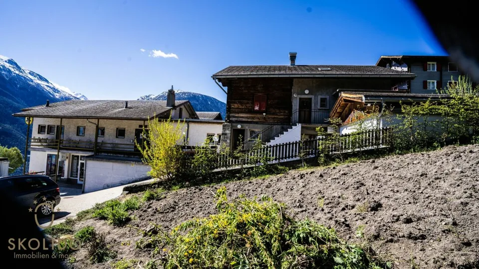 Einkaufsladen, grosses Restaurant mit Terrasse, Wohnung auf 2 Etagen, Garagen und Bauland im Herzen von Mund – Foto 21 von 30