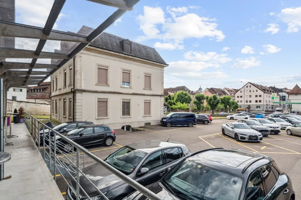 Prächtiges Mietshaus, renoviert im Zentrum von Porrentruy – Foto 10 von 13