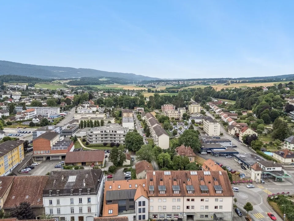 Prächtiges Mietshaus, renoviert im Zentrum von Porrentruy – Foto 8 von 13