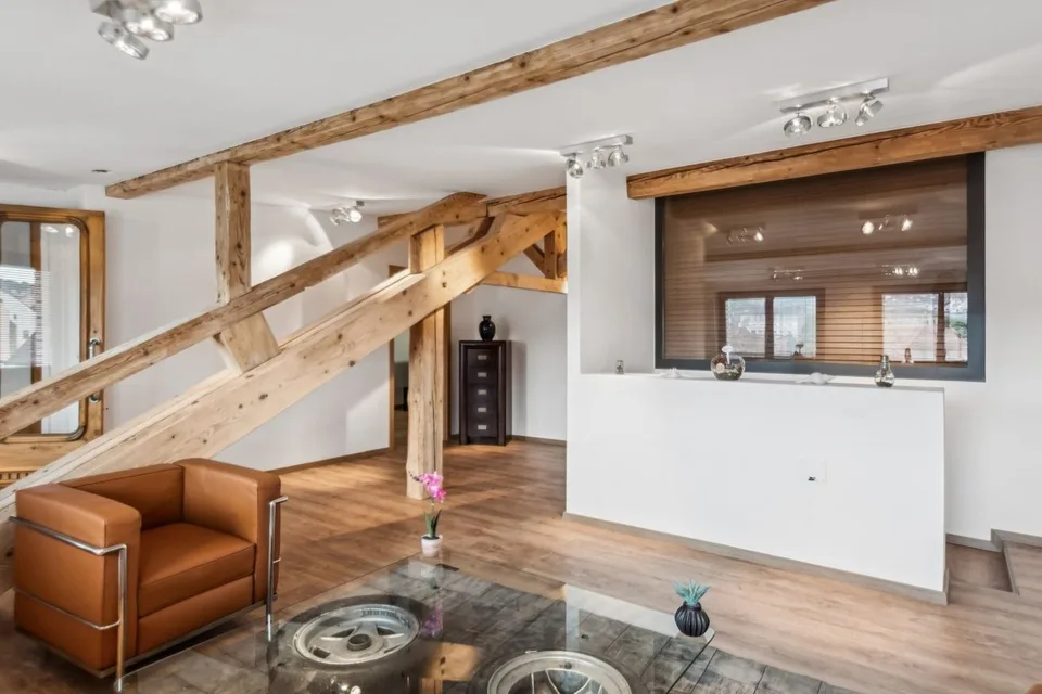 Prächtiges Mietshaus, renoviert im Zentrum von Porrentruy – Foto 13 von 13