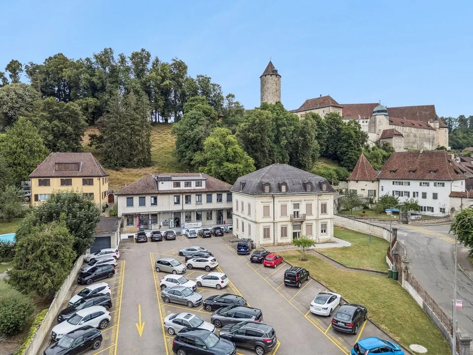 Prächtiges Mietshaus, renoviert im Zentrum von Porrentruy – Foto 7 von 13