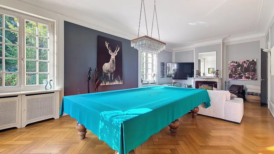 Maison de maître prestigieuse avec 5 suites, piscine et maison d'hôtes séparée dans un excellent emplacement à Mulhouse