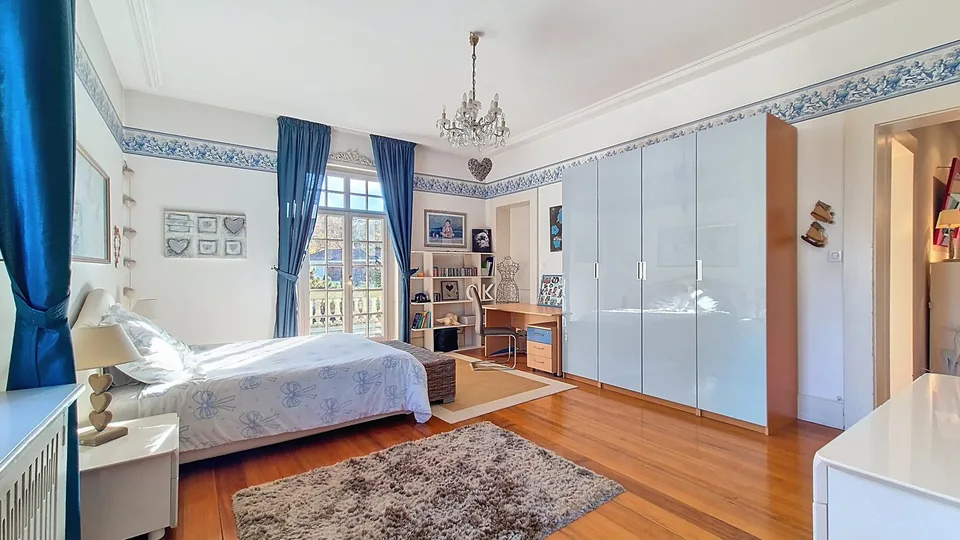 Prestigeträchtiges Herrenhaus mit 5 Suiten, Pool und separatem Gästehaus in bester Lage von Mulhouse – Foto 7 von 14