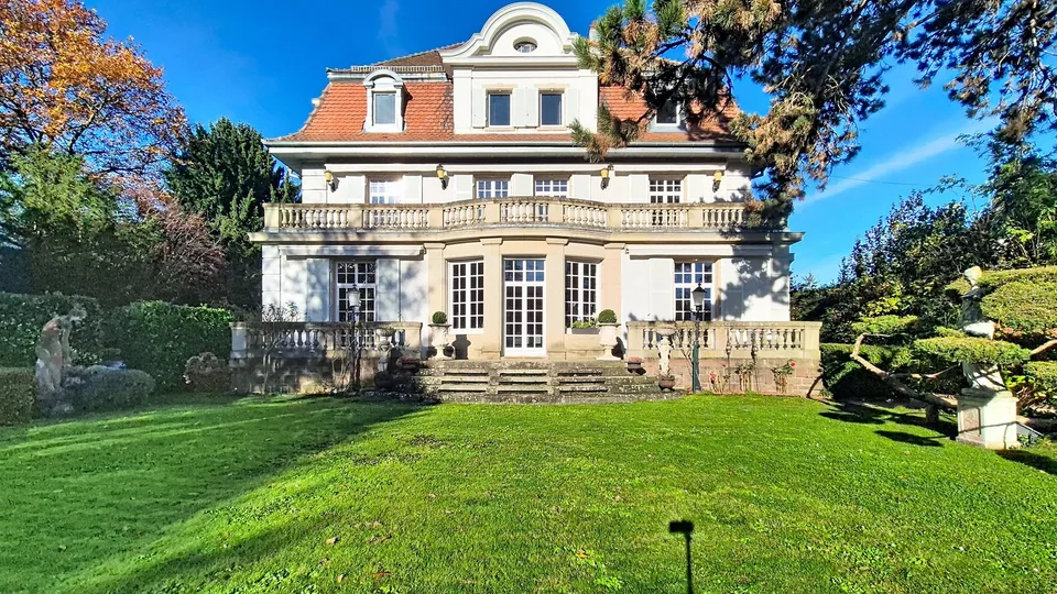 Prestigeträchtiges Herrenhaus mit 5 Suiten, Pool und separatem Gästehaus in bester Lage von Mulhouse – Foto 14 von 14