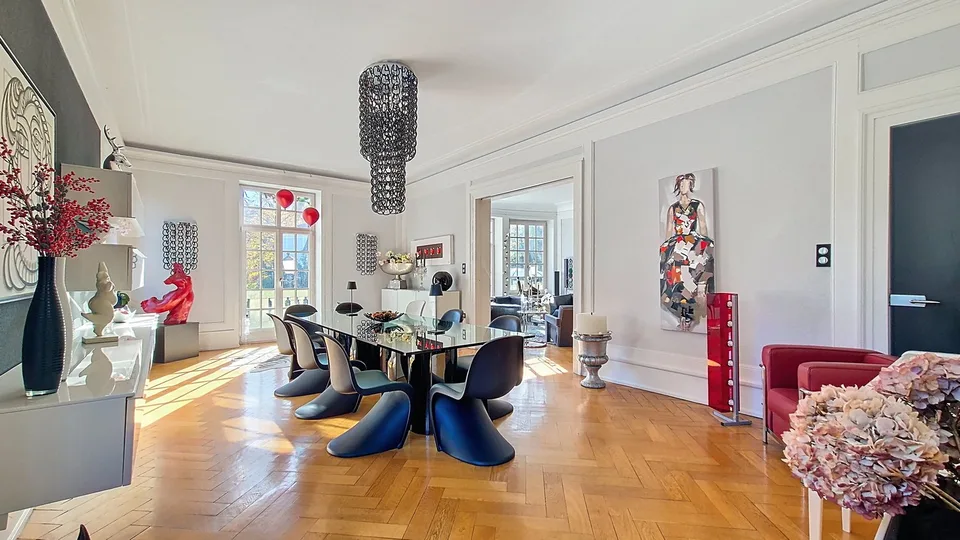 Maison de maître prestigieuse avec 5 suites, piscine et maison d'hôtes séparée dans un excellent emplacement à Mulhouse