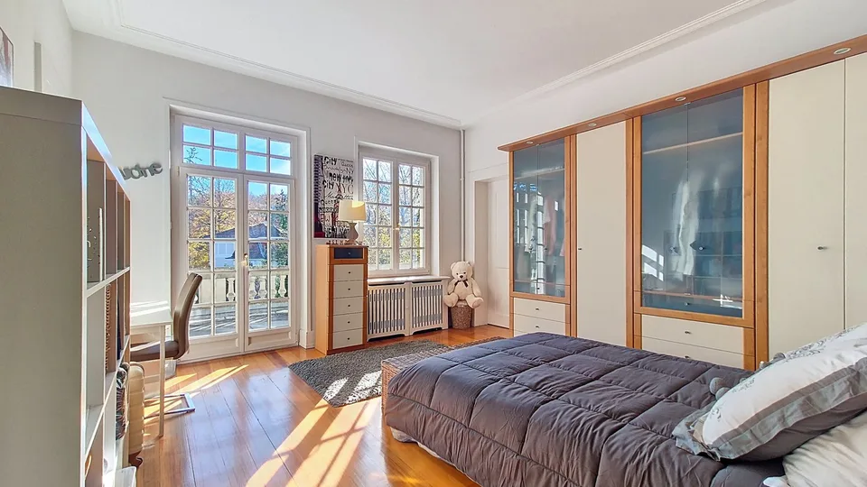 Prestigeträchtiges Herrenhaus mit 5 Suiten, Pool und separatem Gästehaus in bester Lage von Mulhouse – Foto 8 von 14
