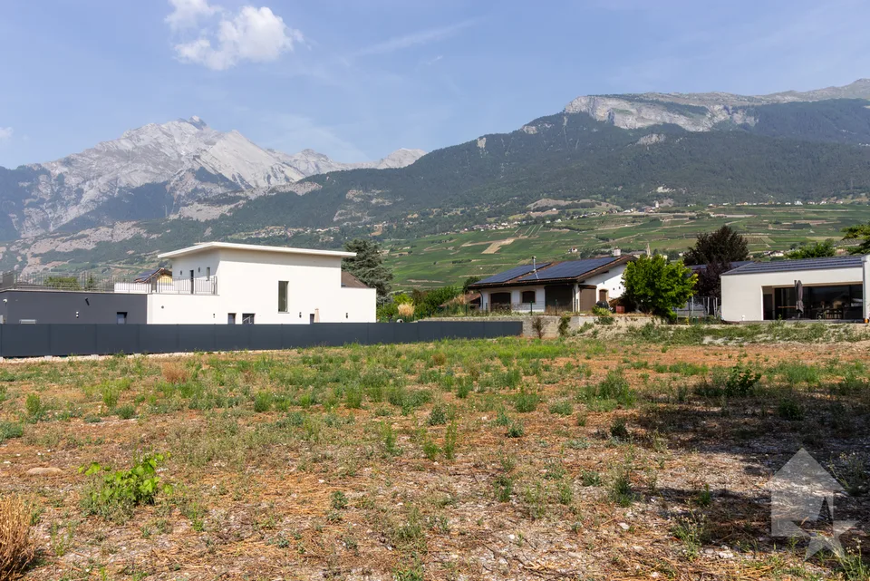 Maison contiguë moderne de 5.5 pièces dans un environnement calme