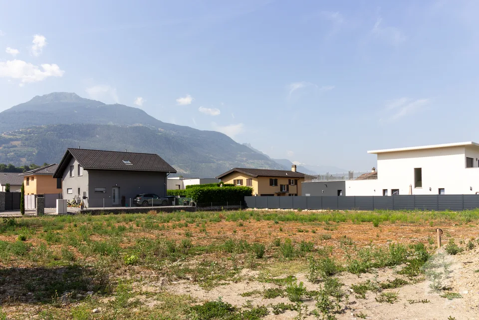 Maison contiguë moderne de 5.5 pièces dans un environnement calme