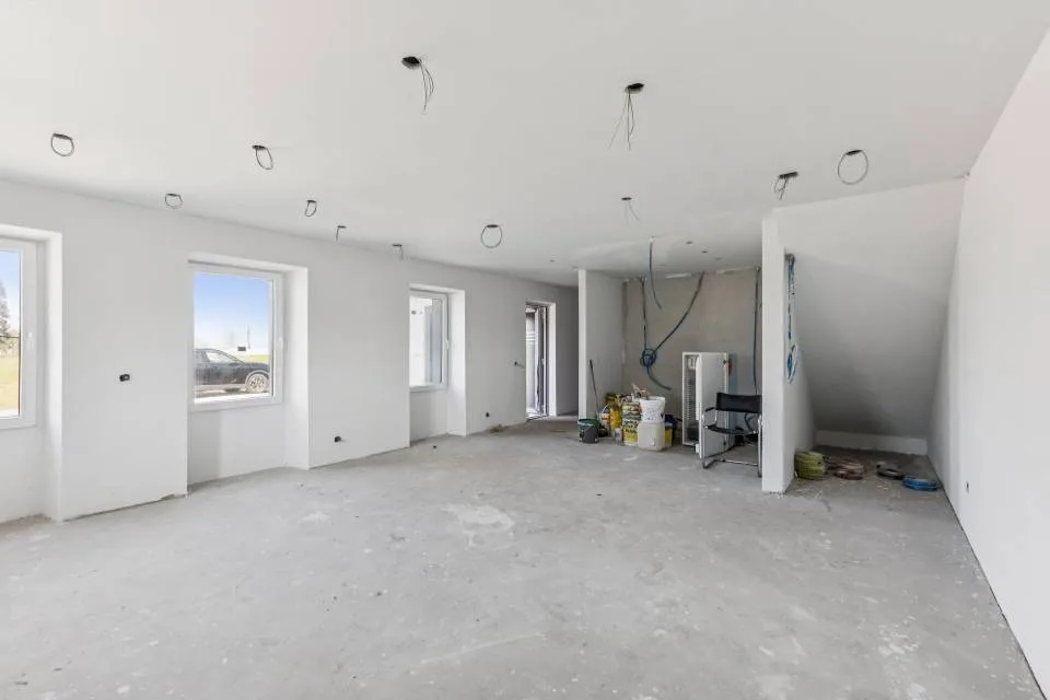 Gelegenheit: 2 Semi-Detached-Villen + Scheune, nahe Estavayer