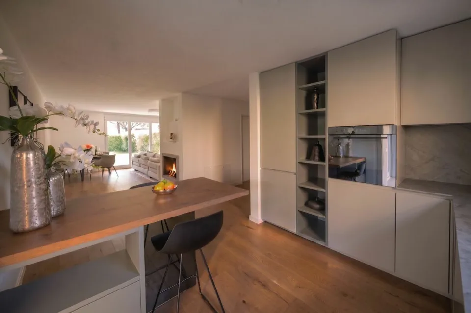 Ascona - Elegante appartamento con grande giardino privato e camino | Elegante Wohnung mit grossem Privatgarten und Cheminée
