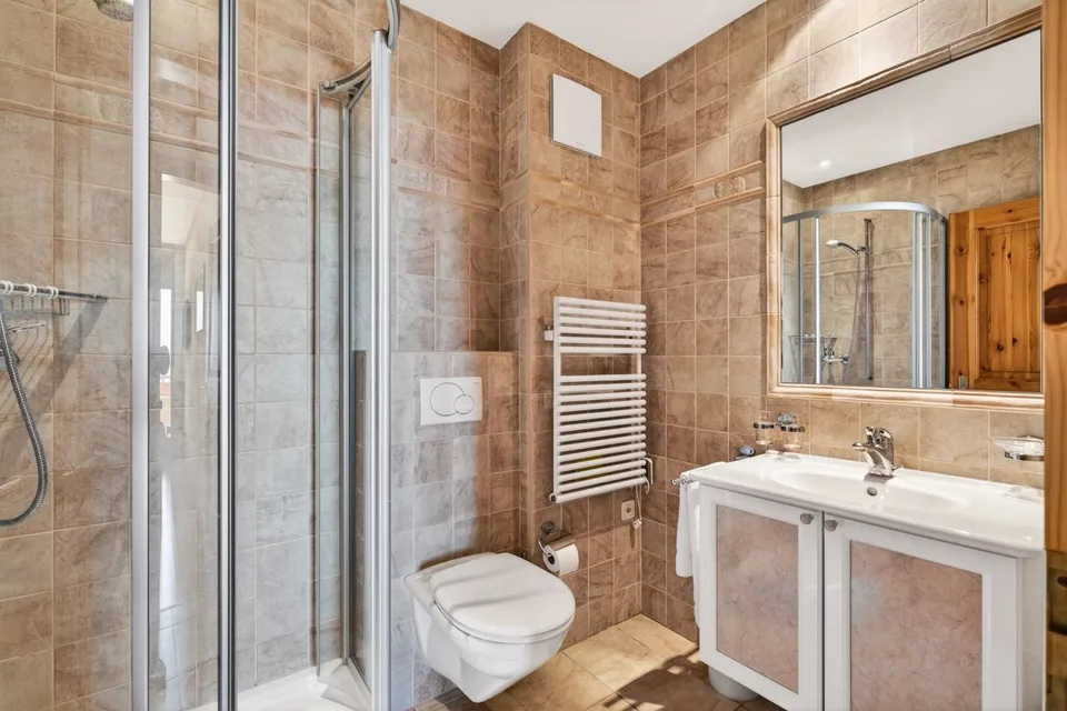 Appartamento luminoso con vista panoramica sulle Alpi e la valle del Rodano – foto 10 di 13
