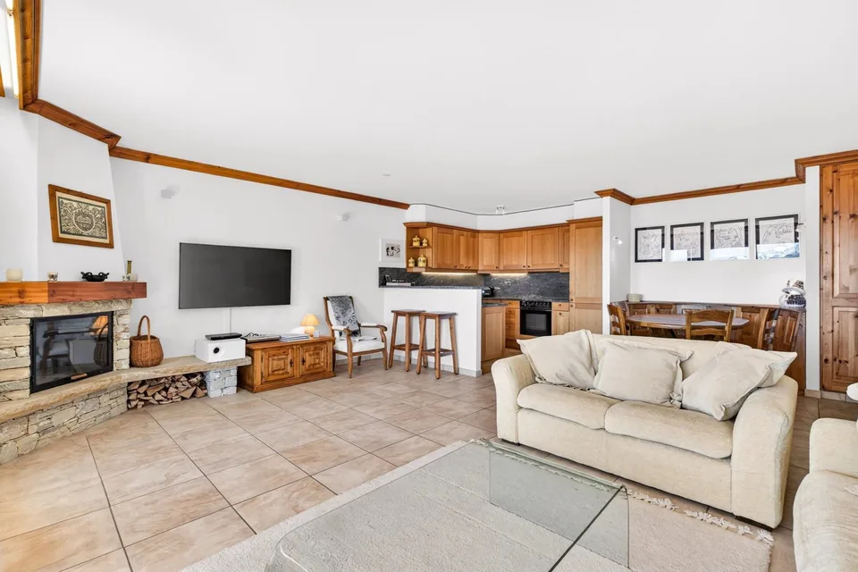 Bright apartment with panoramic views of the Alps and the Rhône Valley