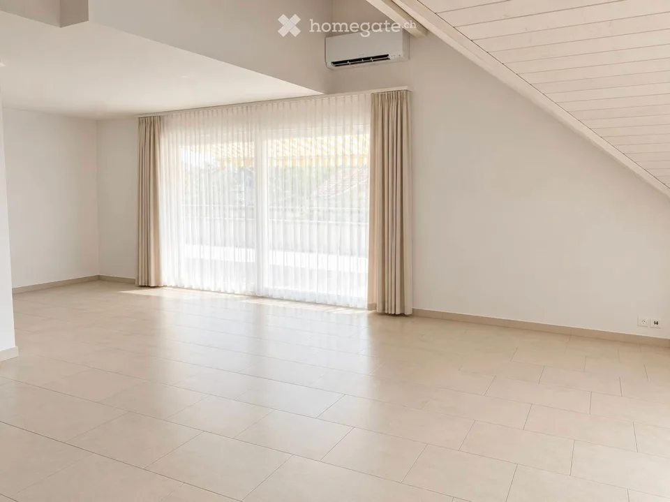 Exklusive 4.5-Zimmer-Dachmaisonette Wohnung 165m² mit grosser Terrasse und traumhafter Aussicht