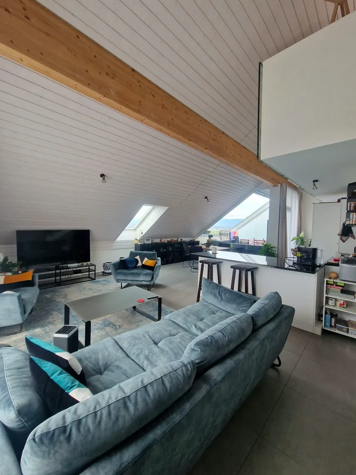 Bellissimo duplex recente di 3.5 locali con vista parziale sul lago