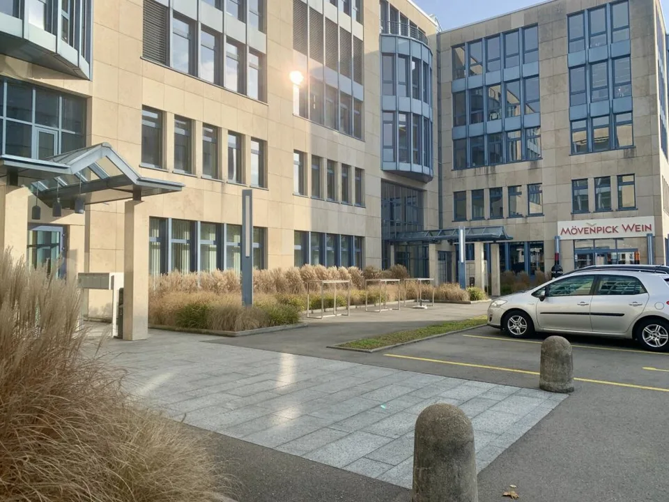 358 m2 flexible Bürofläche im Erdgeschoss in Rotkreuz