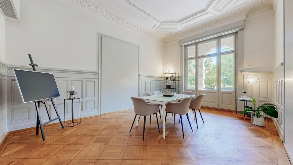 Prestigeträchtig arbeiten -  Letze Büroflächen im Weissen Schloss am Zürichsee!