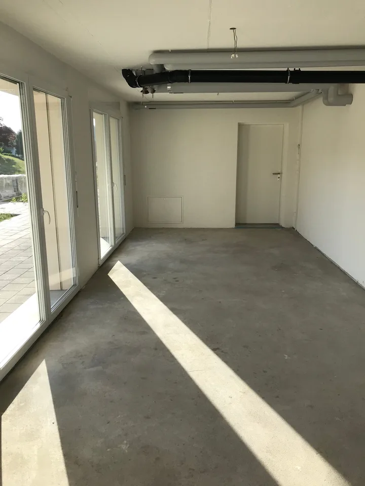 Commercial space (right)