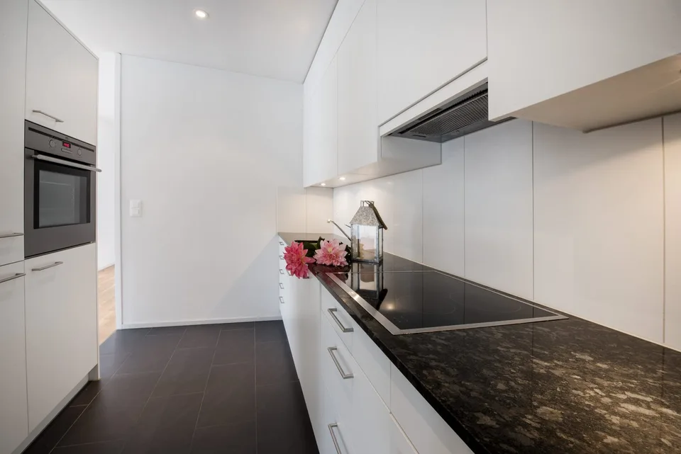 Vivere in modo moderno con molto comfort – appartamento attraente di 3,5 locali a Unterentfelden